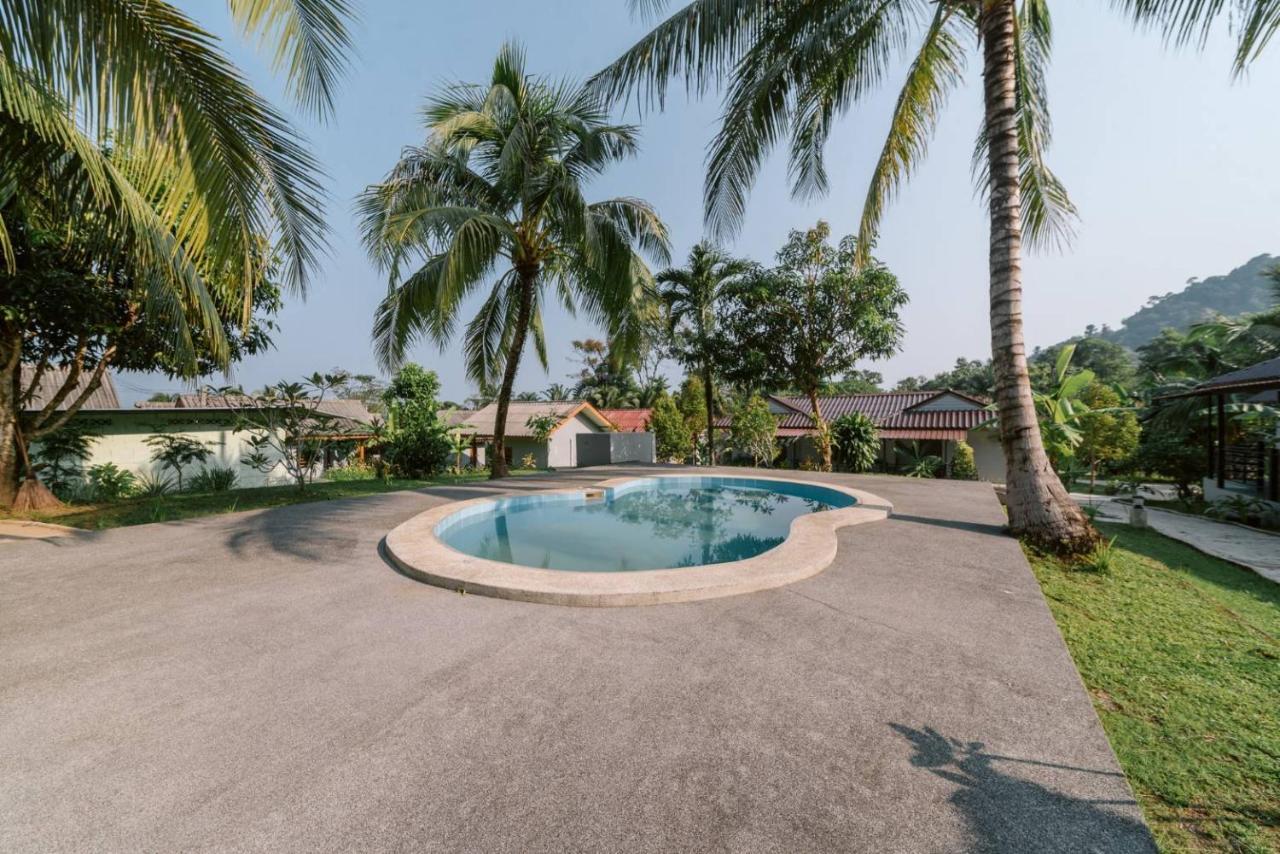 Surfer'S Village Khao Lak Ngoại thất bức ảnh